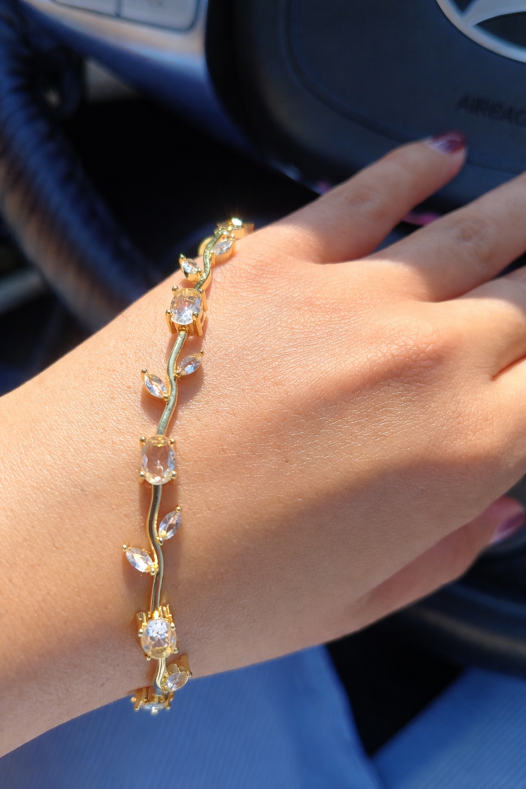 White tulip bracelet