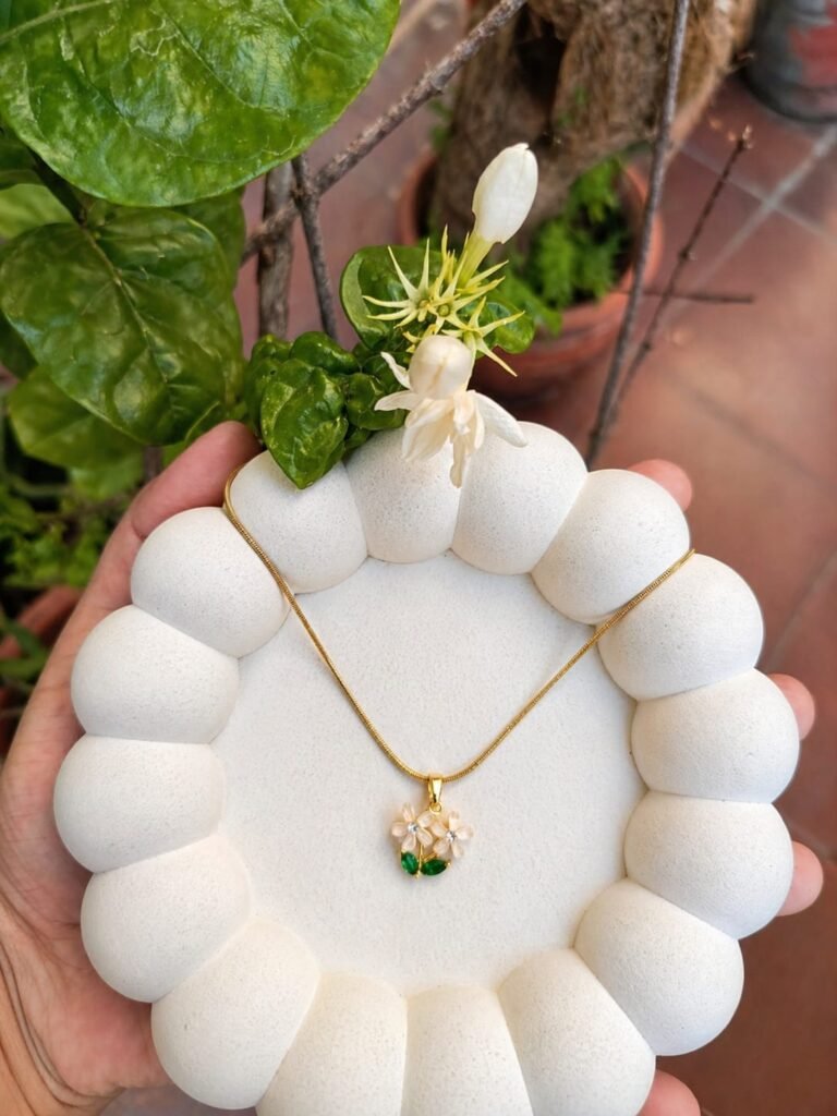 White Flower Necklace